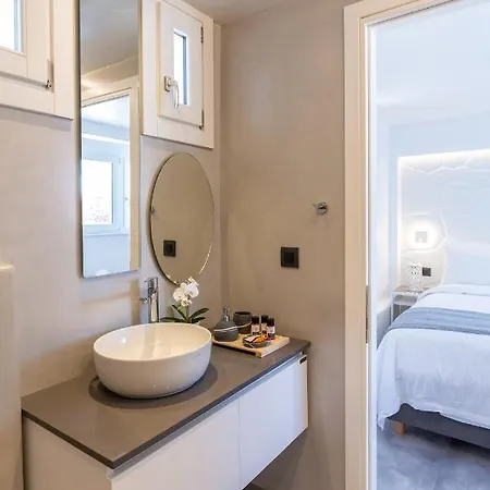 Callisti With Pool View And Calypso Upper Floor With Sea View アパート Mykonos Town