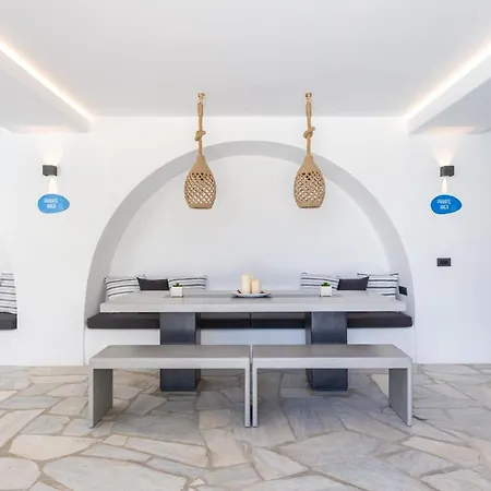 Callisti With Pool View And Calypso Upper Floor With Sea View Mykonos Town