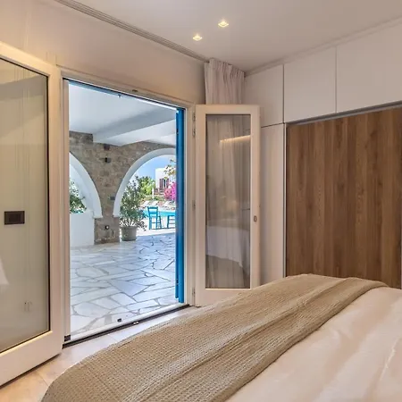 Callisti With Pool View And Calypso Upper Floor With Sea View アパート