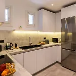 Appartement Callisti With Pool View And Calypso Upper Floor With Sea View
