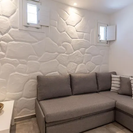 Appartamento Callisti With Pool View And Calypso Upper Floor With Sea View