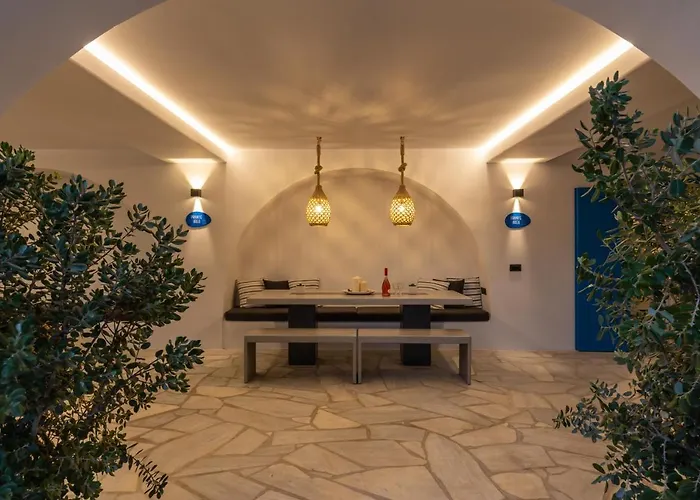 Callisti With Pool View And Calypso Upper Floor With Sea View Mykonos Town